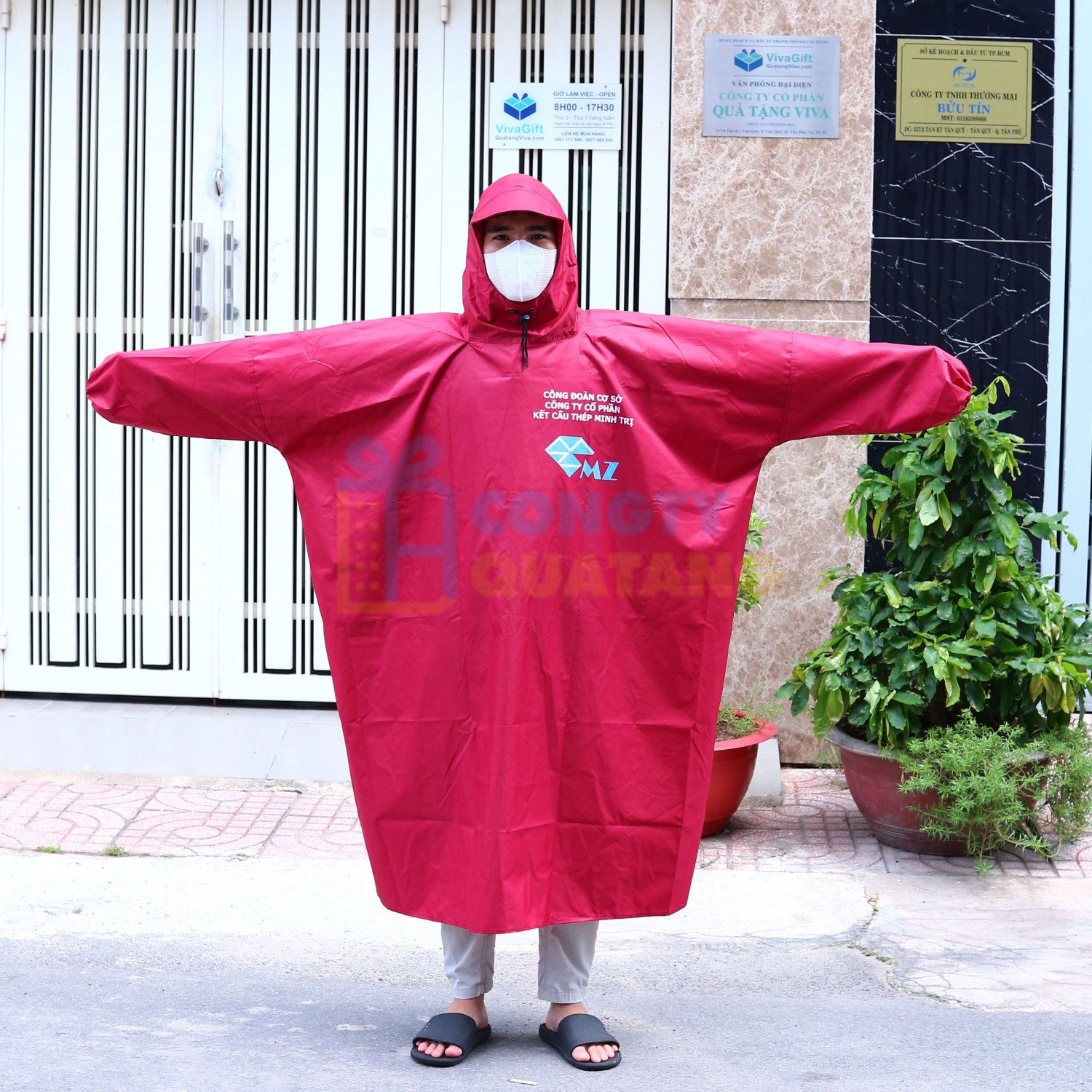 Mẫu áo mưa liền thân được ưa chuộng