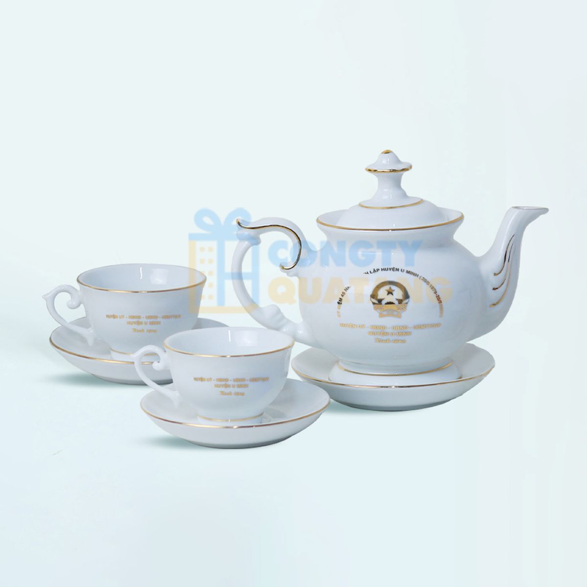 Bộ ấm trà được làm từ gốm sứ cao cấp 