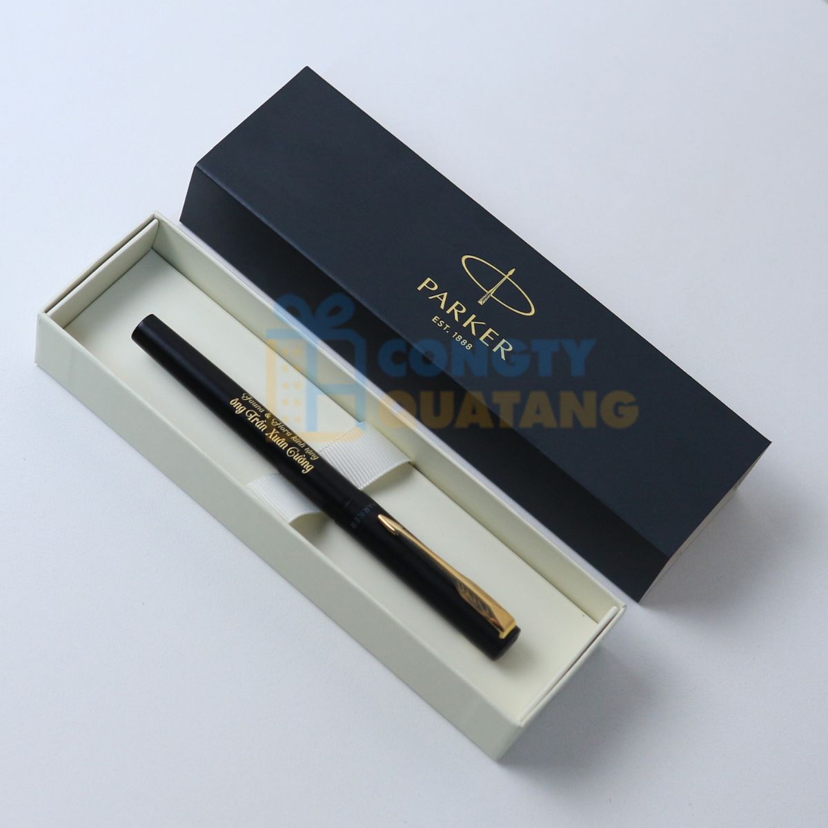 Bút khắc tên kèm hộp quà sang trọng 