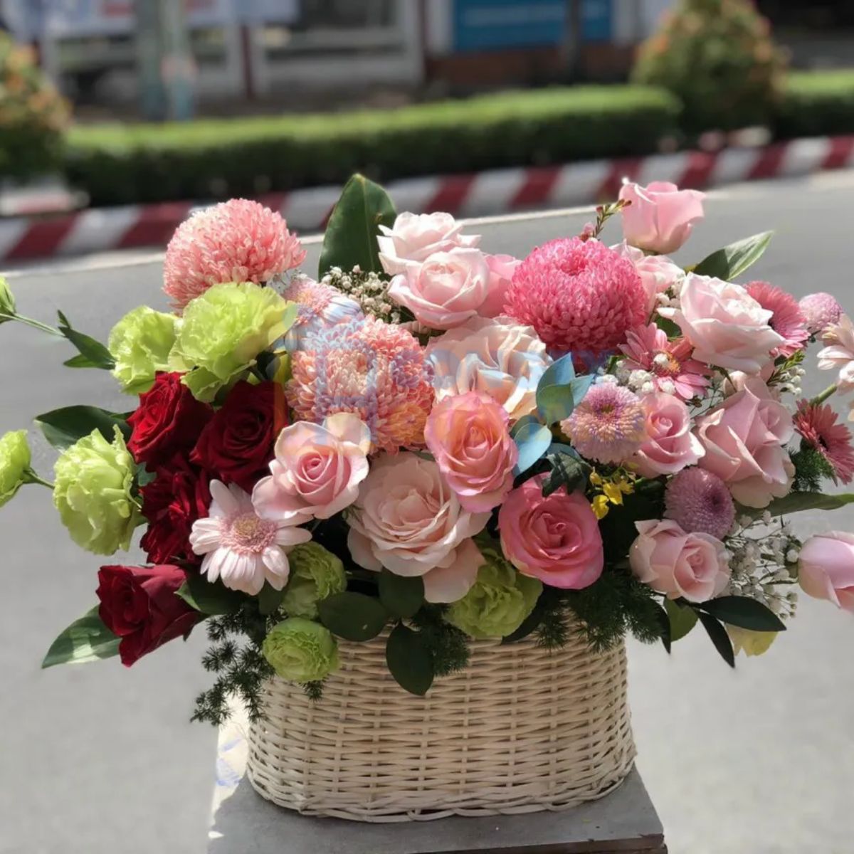 Hoa luôn là món quà tinh tế để dành tặng sếp dịp 8/3