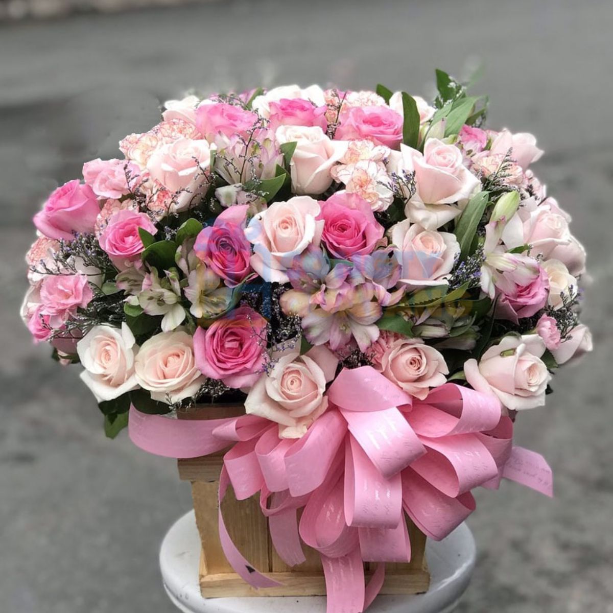 Hoa tươi làm quà tặng cho sép nữ nghỉ hưu