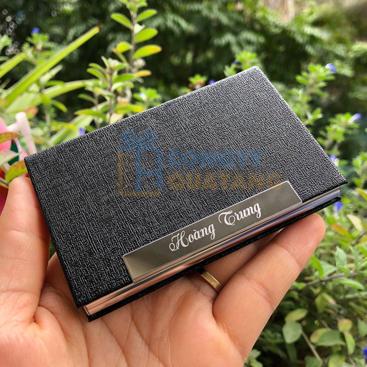 Hộp đựng name card khắc tên dành tặng cho sếp nhân dịp thăng chức 