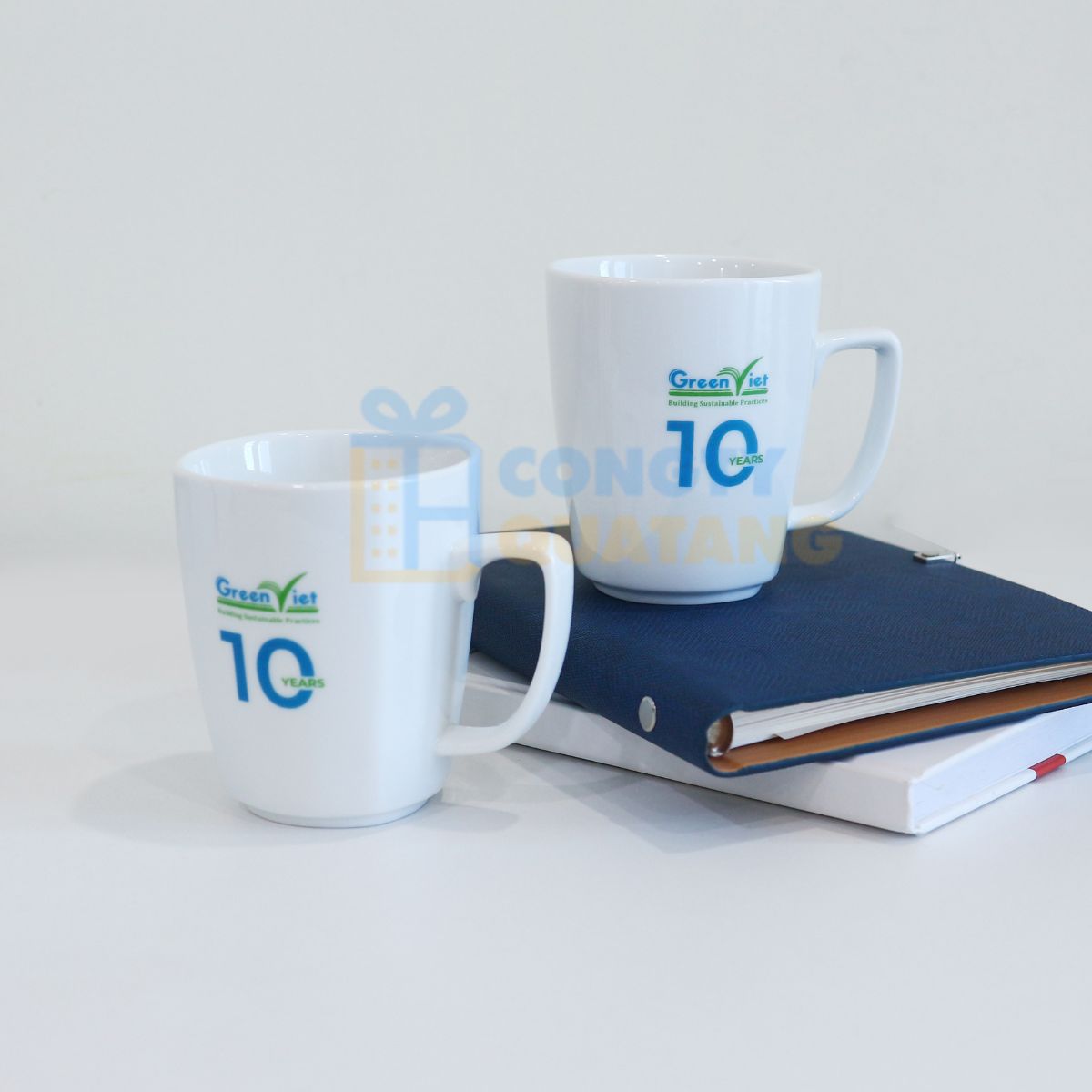 Ly sứ là món quà thiết thực cho nhân viên nữ ngày 8/3