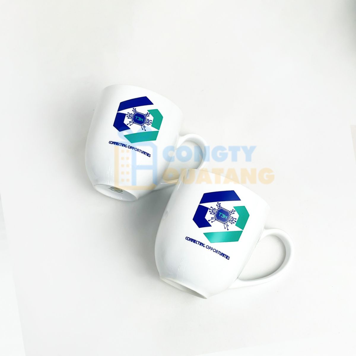 Ly sứ món quà có giá trị sử dụng lâu dài 