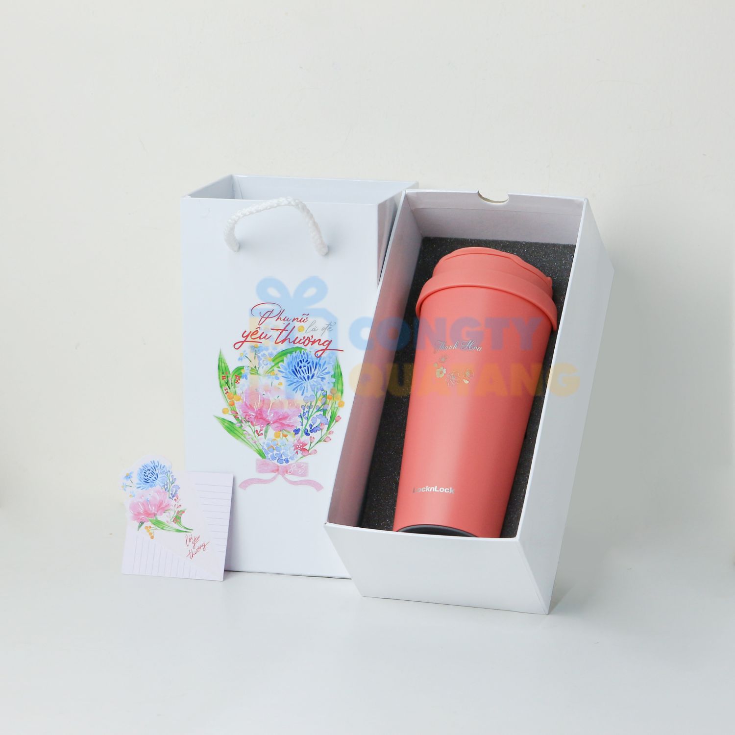 Top 15+ món quà 8/3 tặng sếp, đồng nghiệp nữ sang trọng và tinh tế - Congtyquatang.com.vn