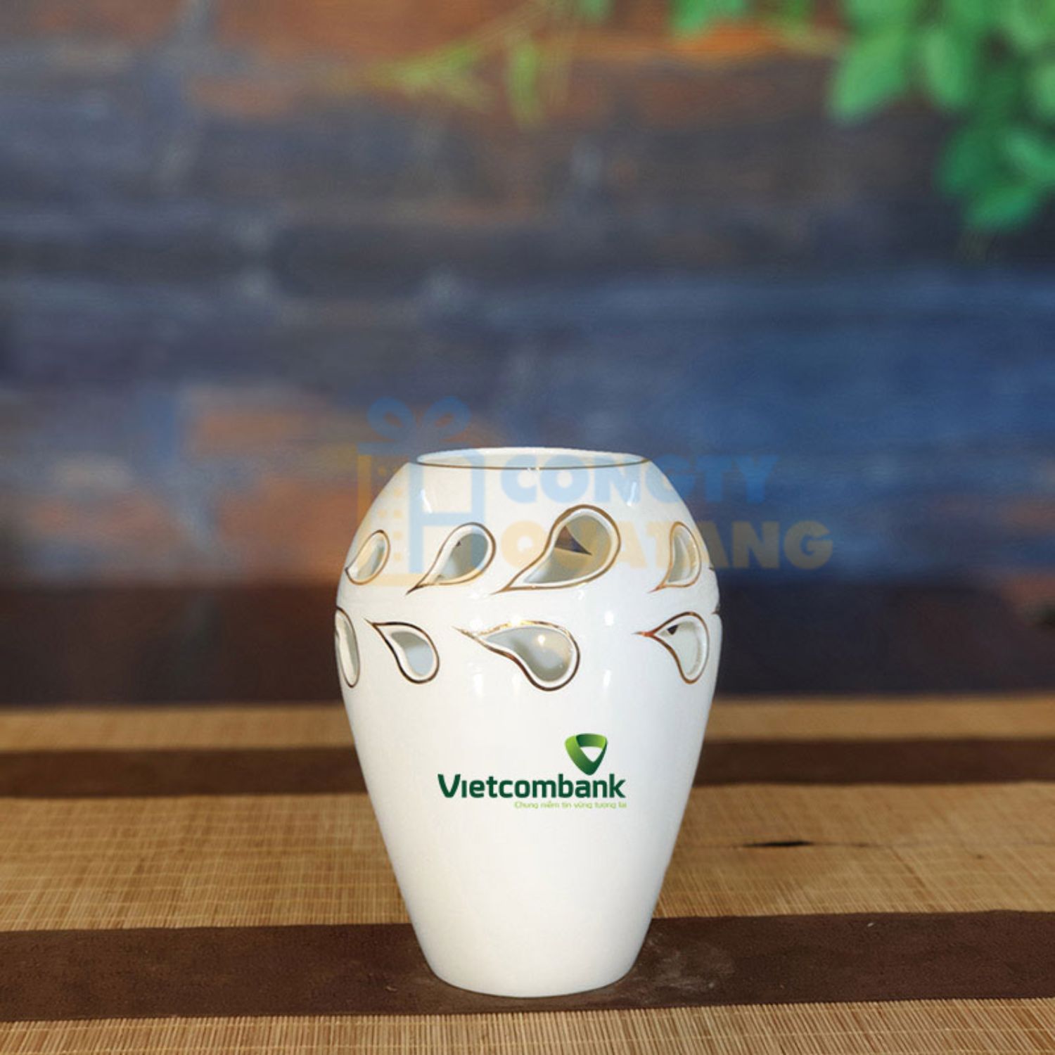 Top 15+ món quà 8/3 tặng sếp, đồng nghiệp nữ sang trọng và tinh tế - Congtyquatang.com.vn