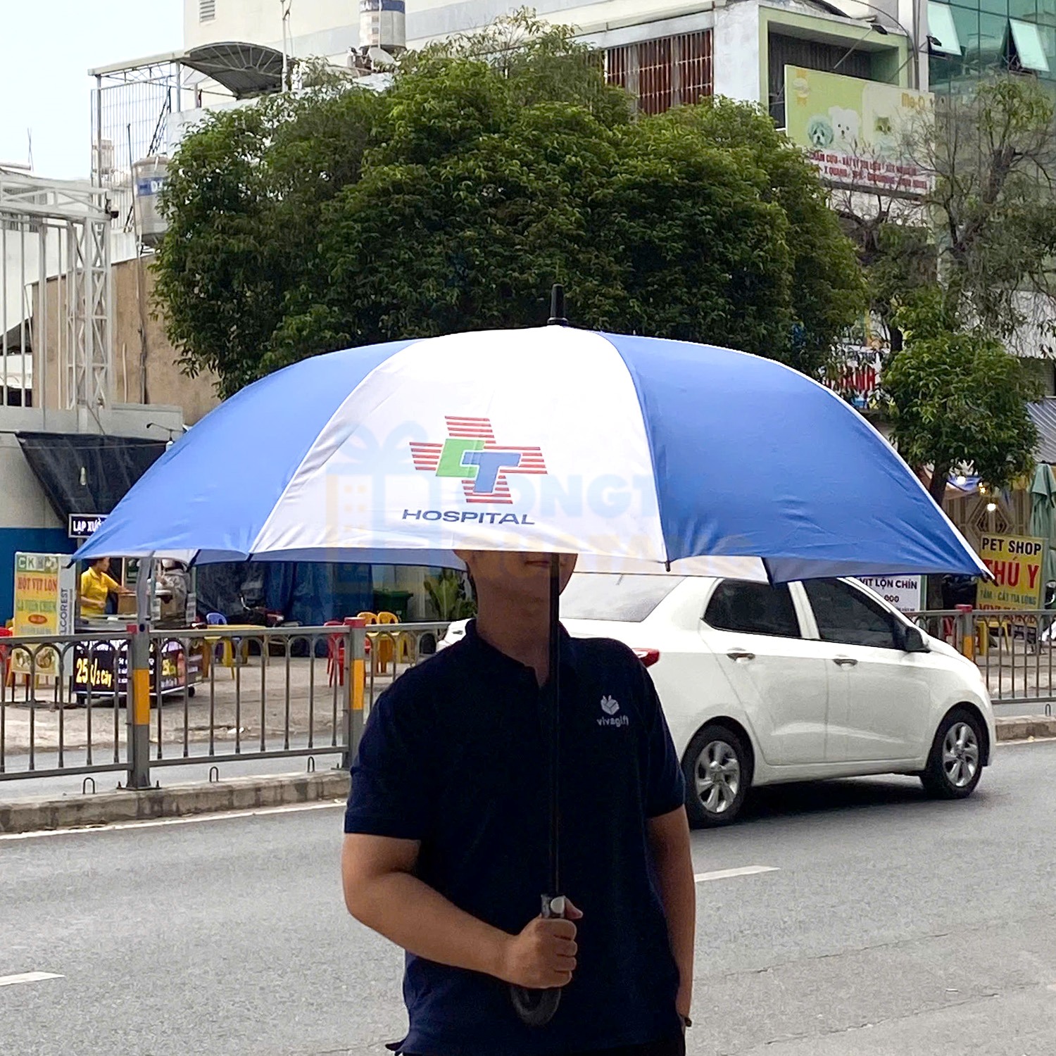 Ô dù cầm tay in logo thương hiệu thiết thực, phù hợp tặng khách hàng và đối tác nữ Ô dù cầm tay in logo thương hiệu thiết thực, phù hợp tặng khách hàng và đối tác nữ