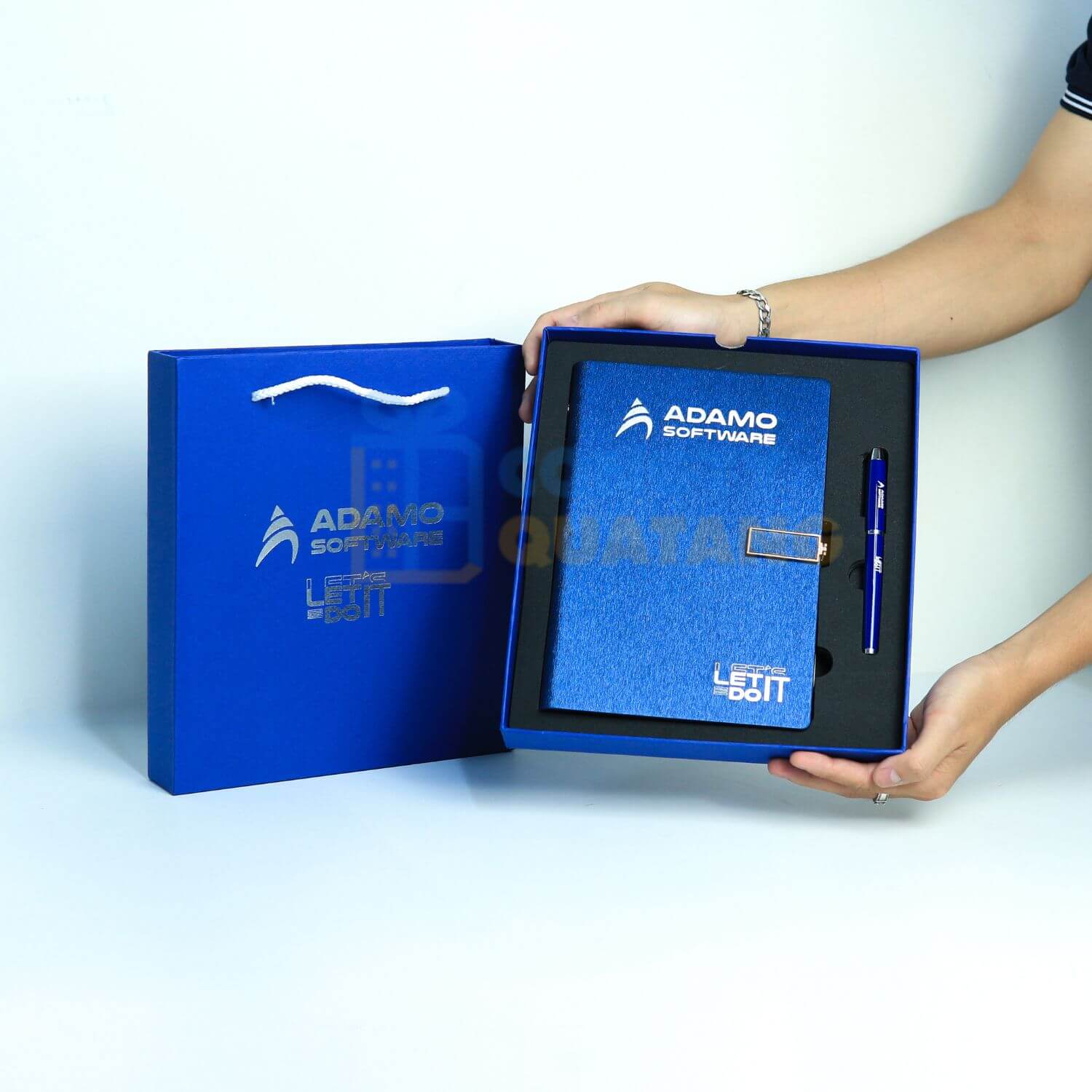 11+ quà tặng doanh nhân thể hiện sự tôn trọng và đẳng cấp - Congtyquatang.com