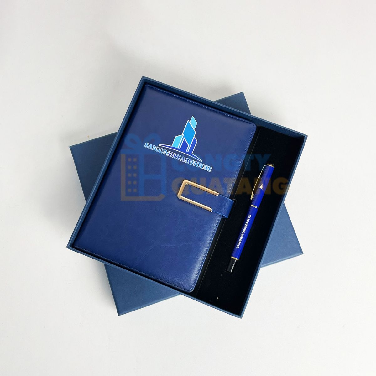 Set quà tặng là lựa chọn hàng đầu khi mua quà tặng thành lập trường 