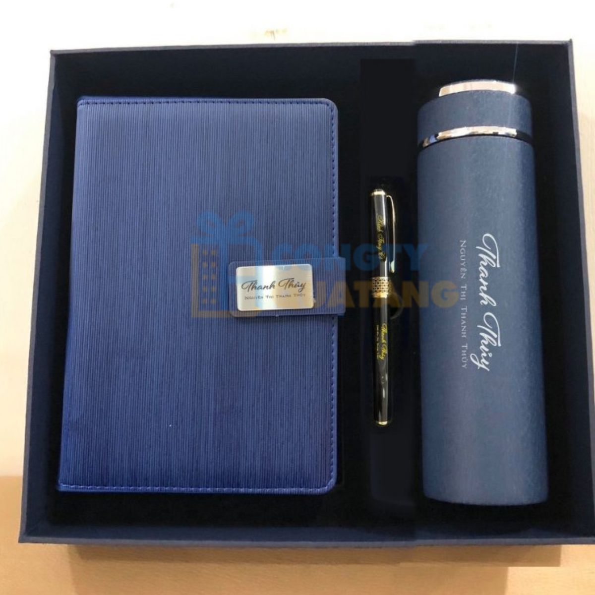 In logo lên sản phẩm làm quà 8/3 cho nhân viên công sở