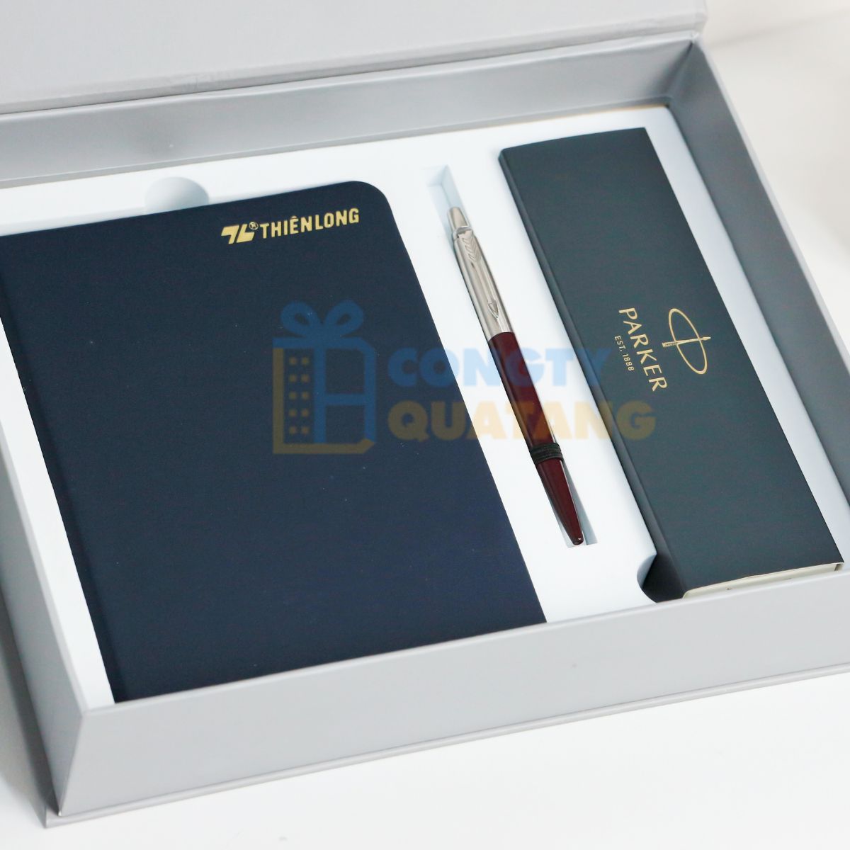 Set quà tặng văn phòng phù hợp để làm quà tặng cho người nghỉ hưu