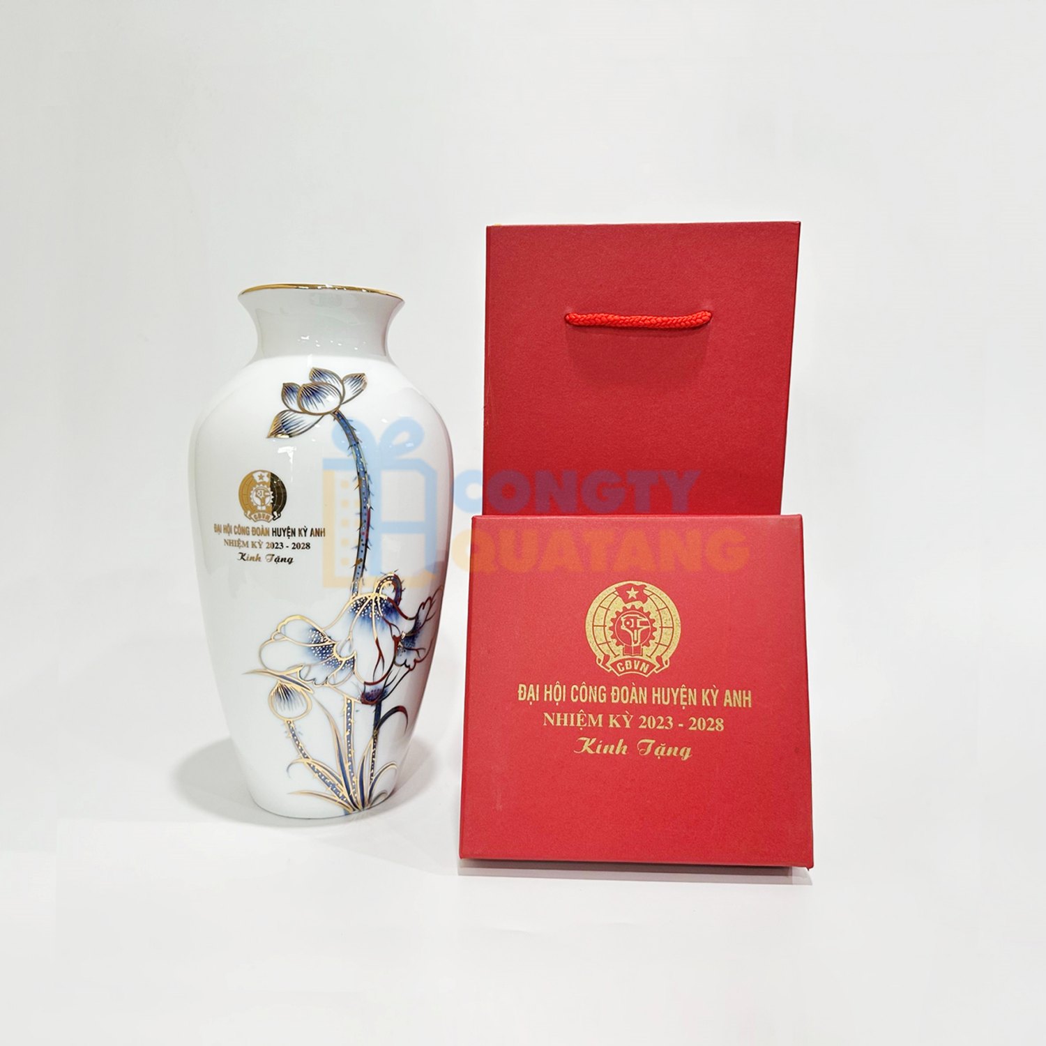 Lọ hoa cùng hộp đựng sang trọng - Quà tặng lưu niệm Đoàn Thanh niên 26/3