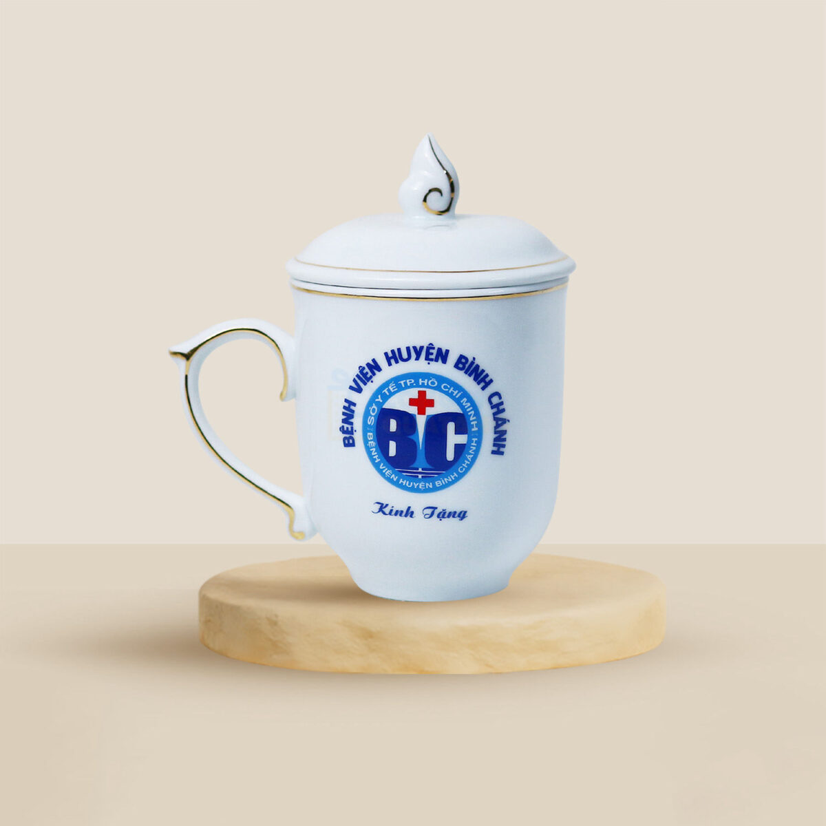 Ly Sứ Trắng Có Nắp Ngọn Lửa – Chỉ Vàng Bát Tràng QT-CS141