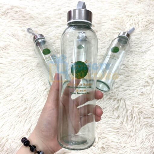 Bình thuỷ tinh có nắp đậy nhỏ gọn