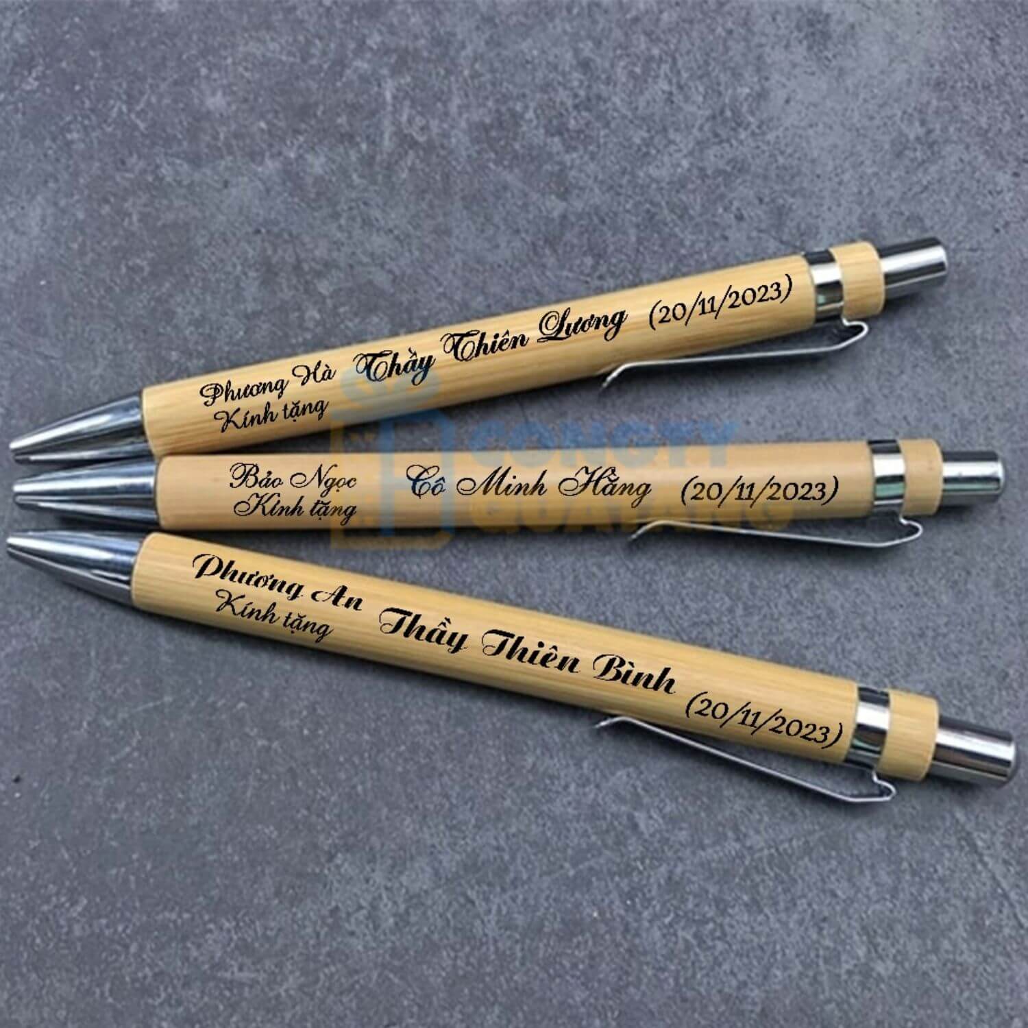 Bút khắc tên - món qua phù hợp với mọi đối tượng 