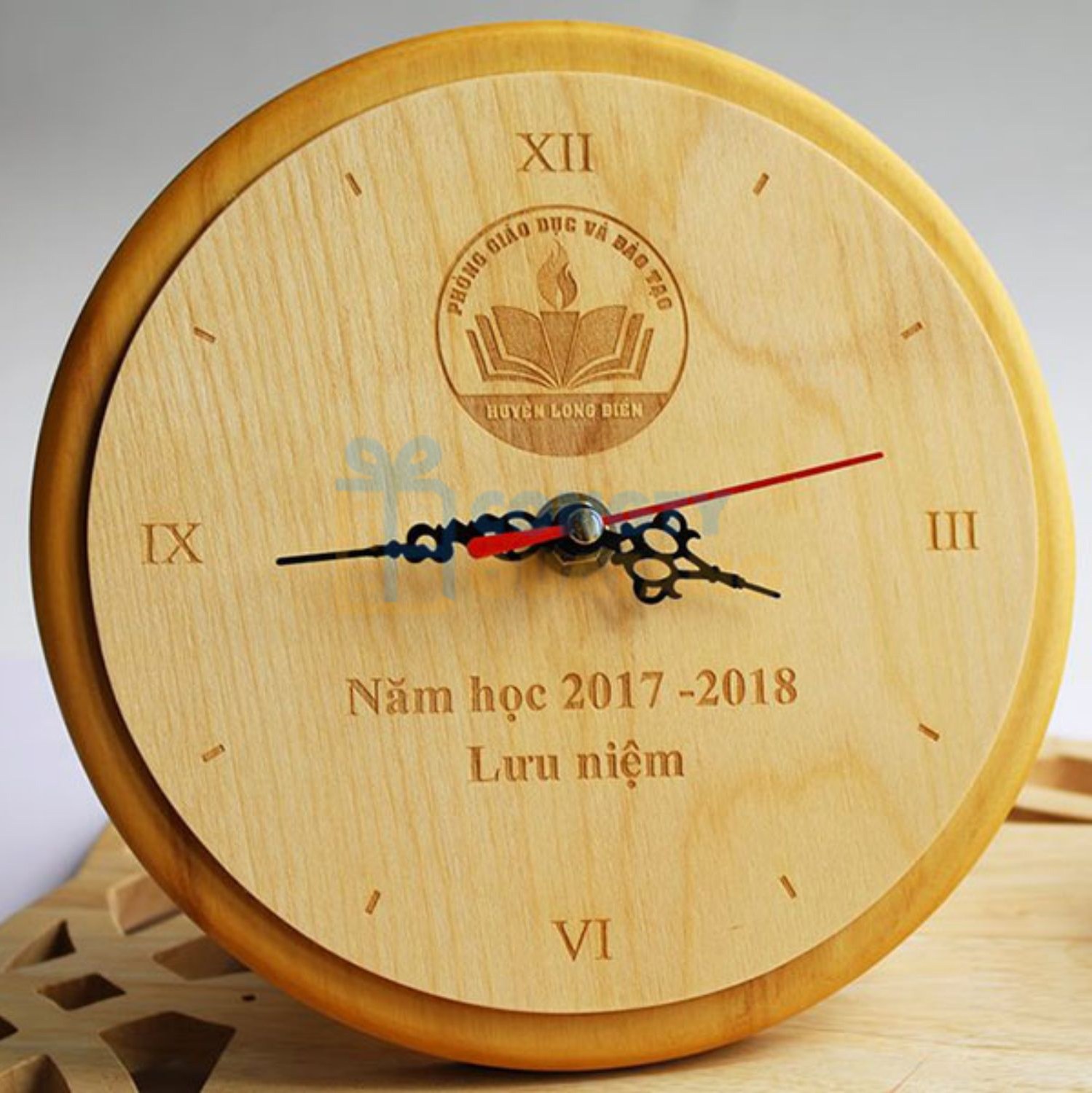 Đồng hồ để bàn in logo công ty theo yêu cầu, giá tốt từ 75.000đ tại HCM
