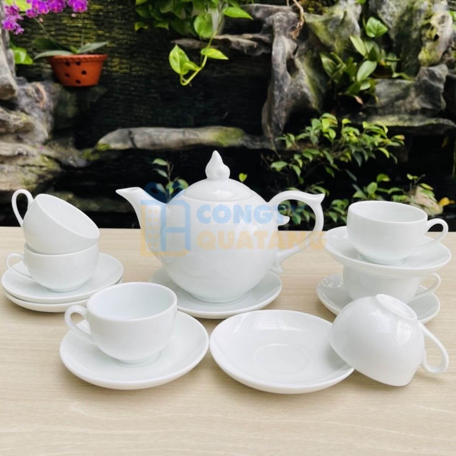 Lợi ích khi mua bộ ấm chén Bát Tràng in logo