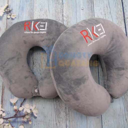 Tổng hợp các mẫu gối kê cổ in logo doanh nghiêp