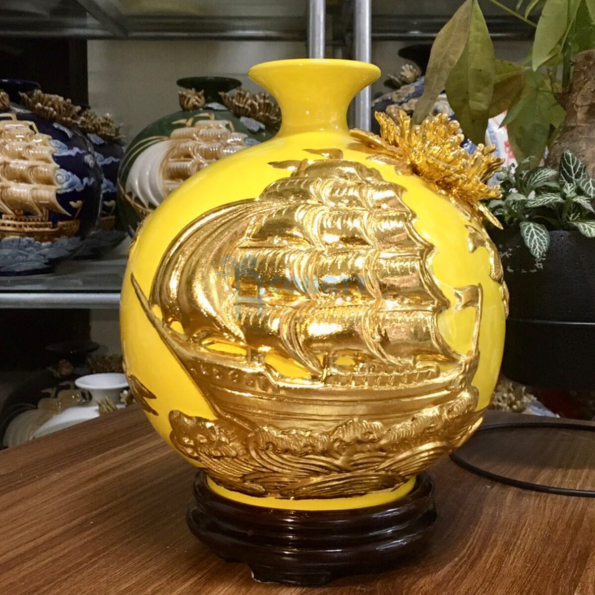 Bình hút lộc mệnh kim đắp nổi dát vàng Thuận Buồm Xuôi Gió 21cm BHTL-11