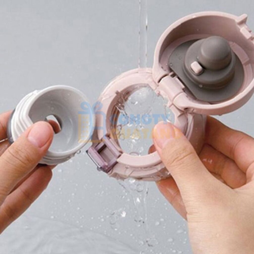 Bình nhựa đựng nước có tốt không? Cách lựa chọn bình nước nhựa an toàn sức khỏe