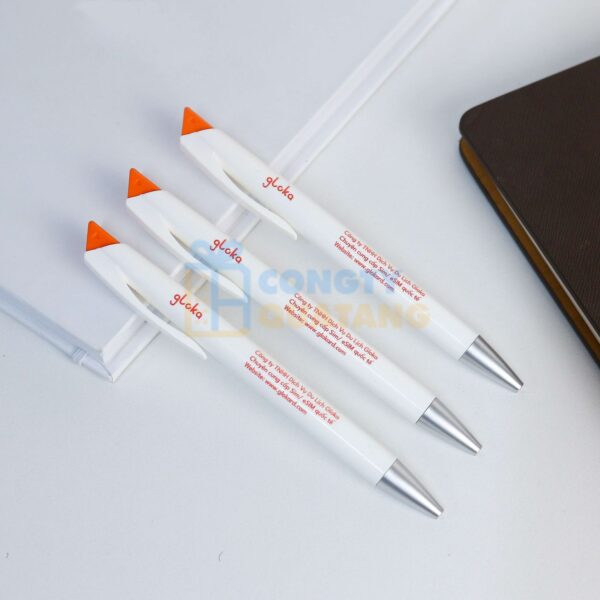 Xưởng sản xuất bút bi in logo quảng cáo theo yêu cầu, giá từ 5.000đ/sản phẩm - Congtyquatang.com.vn