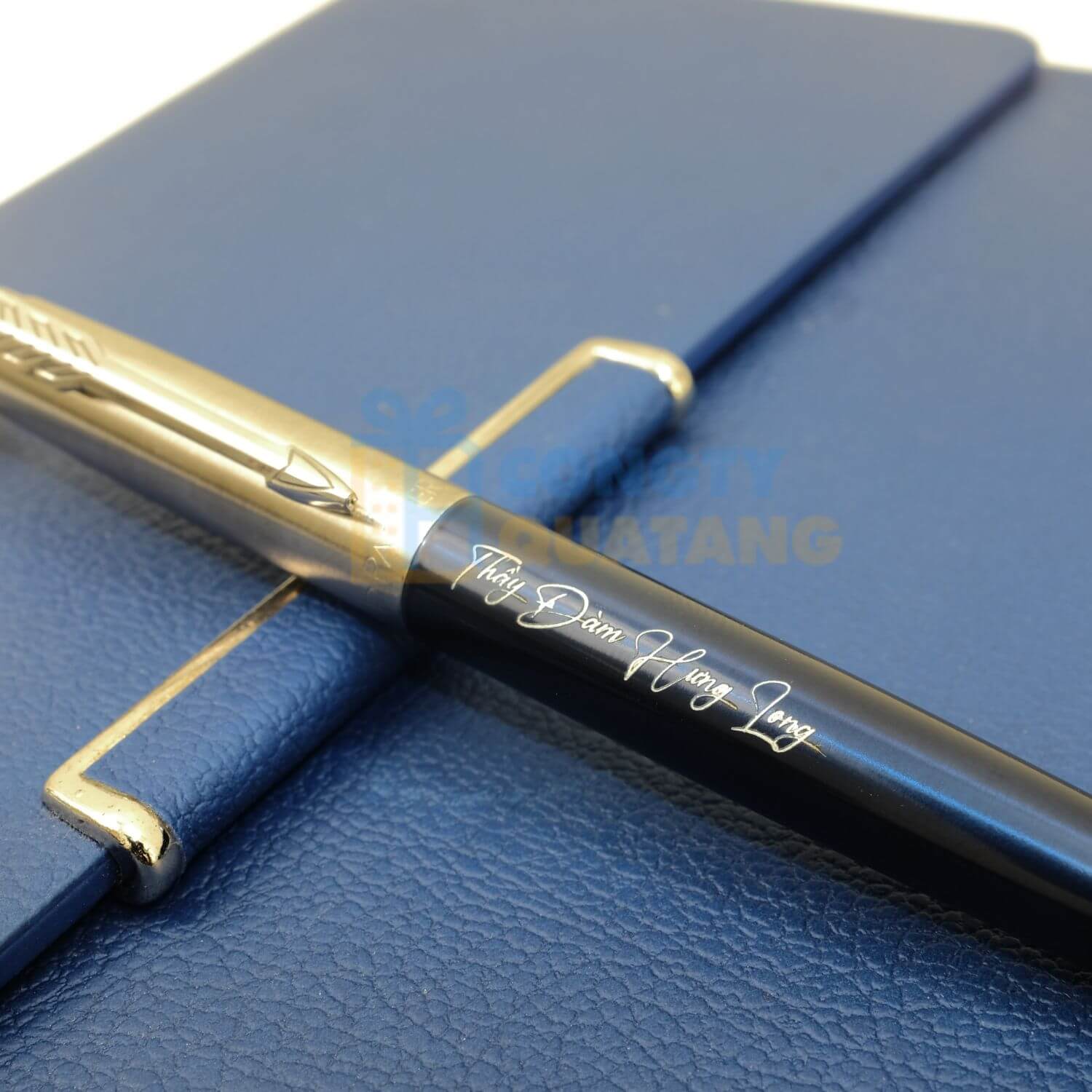 Bút ký Parker khắc tên theo yêu cầu