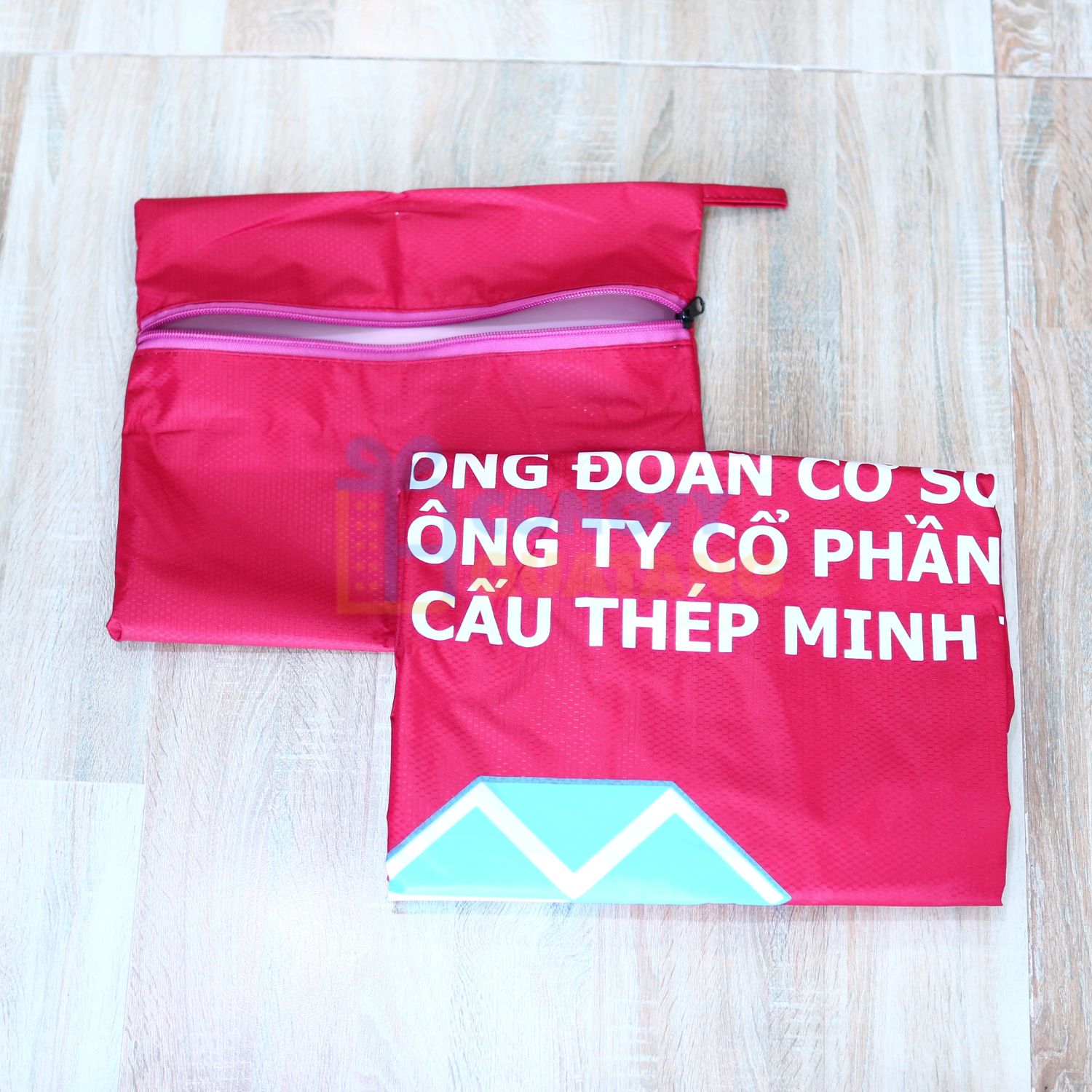 Tổng hợp chất liệu áo mưa phổ biến - Bí quyết chọn vải may áo mưa chống thấm hiệu quả