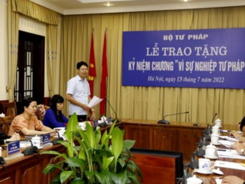 Quy định về tiêu chí xét tặng kỷ niệm chương vì sự nghiệp tư pháp