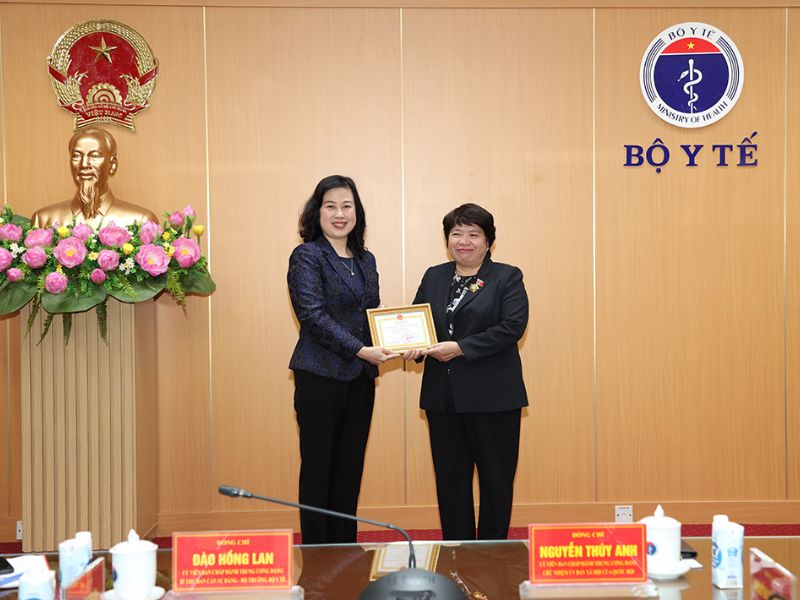 Quy định và tiêu chuẩn xét tặng kỷ niệm chương vì sự nghiệp y tế​ mới nhất