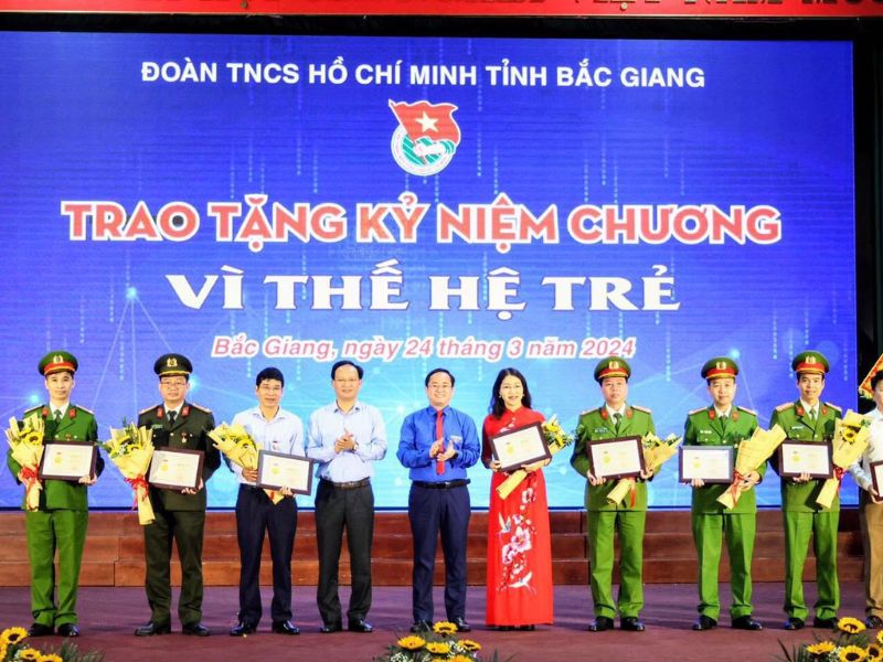 Tiêu chuẩn xét tặng kỷ niệm chương vì thế hệ trẻ​ mới nhất