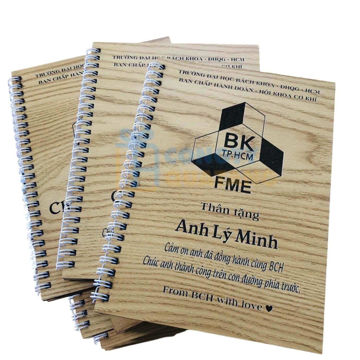 Sổ gỗ khắc logo theo yêu cầu của khách hàng