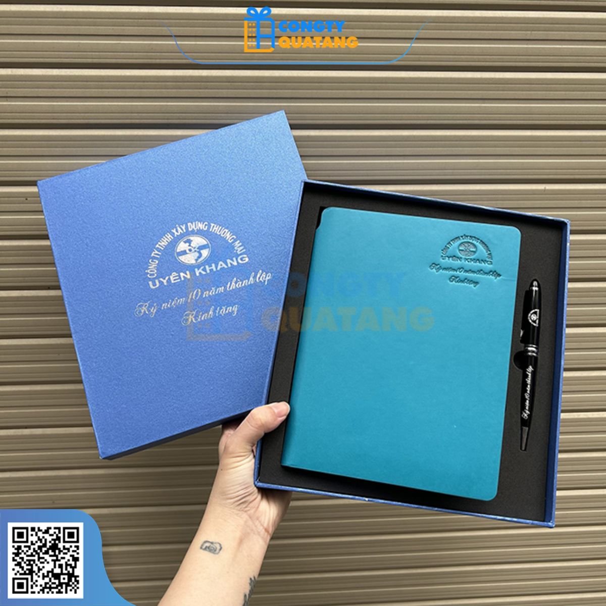 Sổ tay in logo phù hợp làm quà tết nhân viên văn  phòng