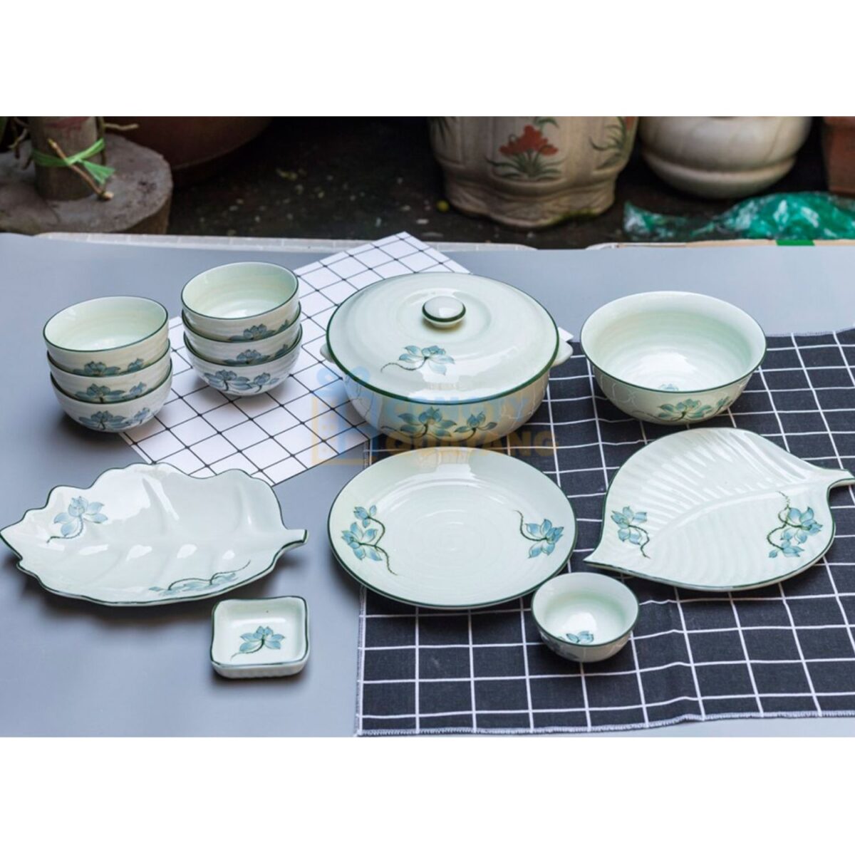 Bộ bát đĩa Bát Tràng men kem sen xanh lơ BĐA-06