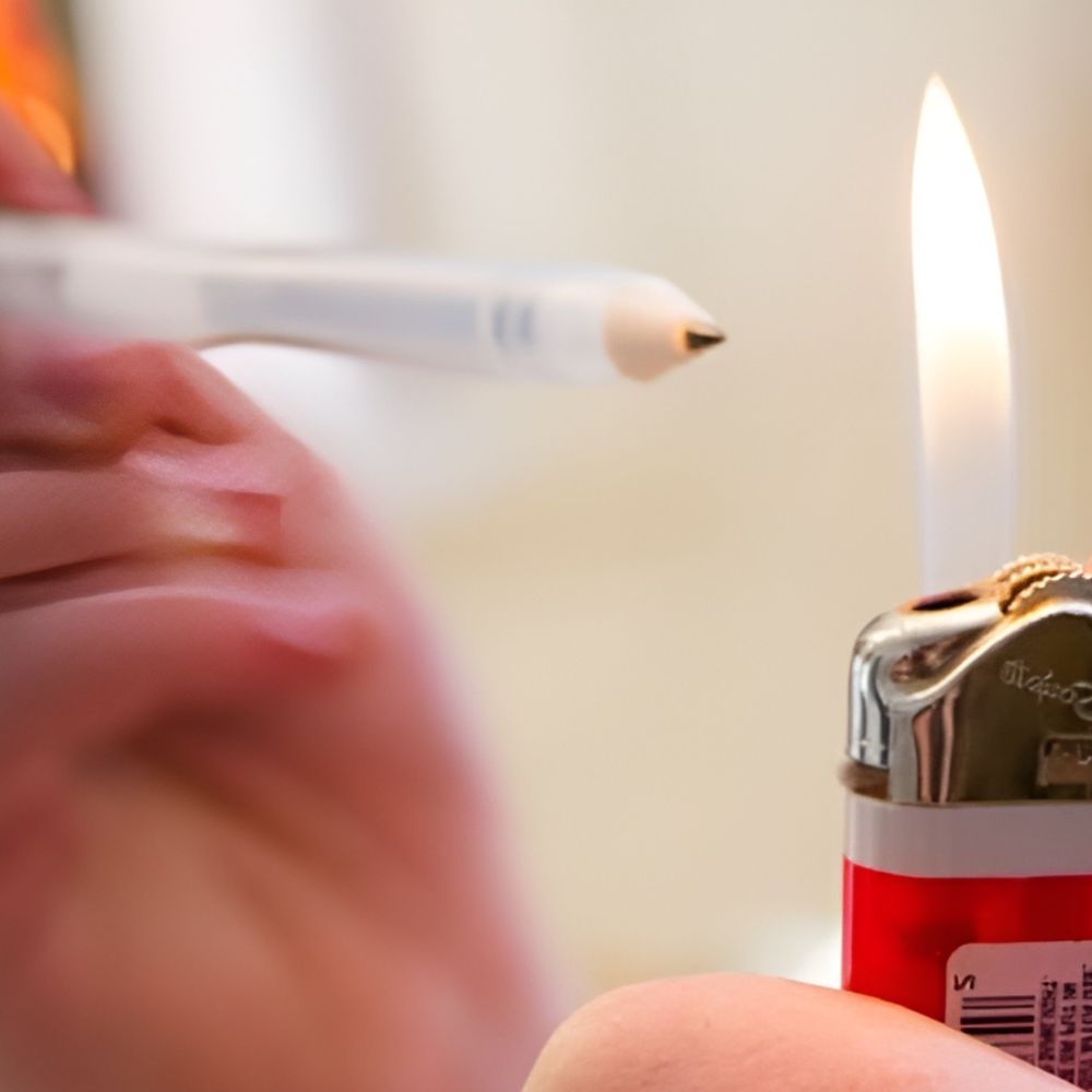 Có thể dùng bật lửa để hơ ngòi bút