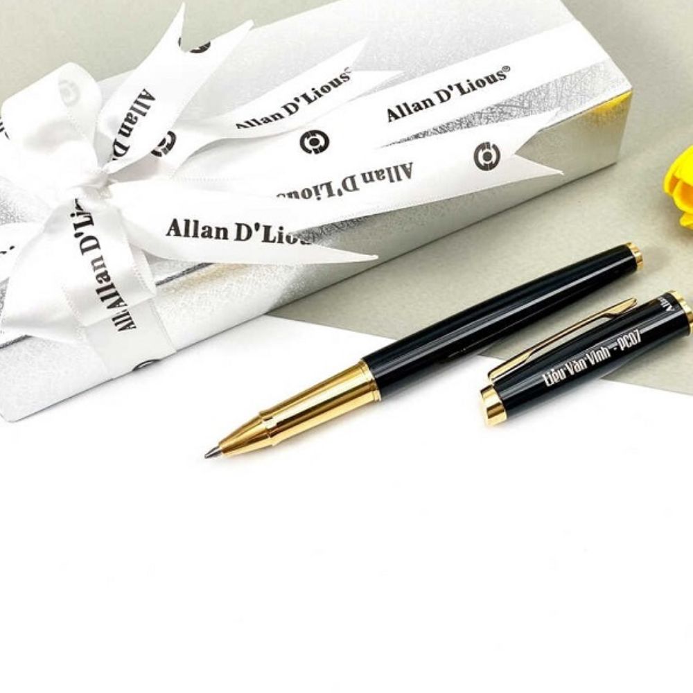 Allan D’Lious với các chi tiết được chạm khắc tỉ mỉ