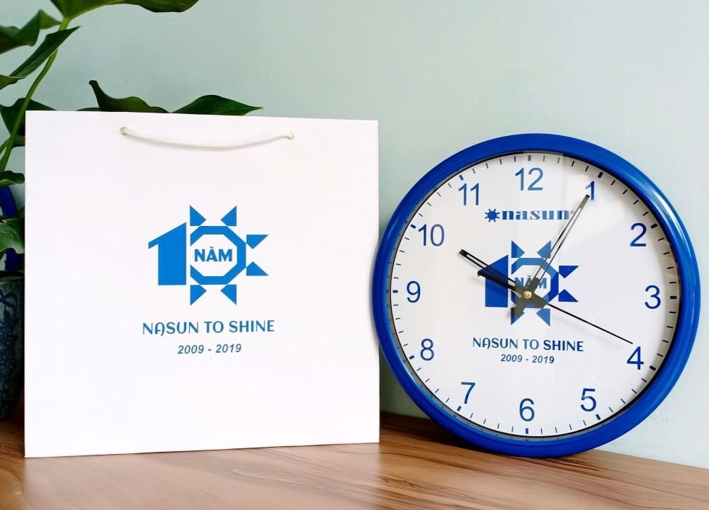 Đồng hồ phù hợp tặng trong ngày kỷ niệm thành lập công ty