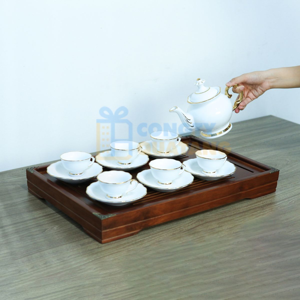 Quà tặng khai trương cần thể hiện sự tinh tế, sang trọng