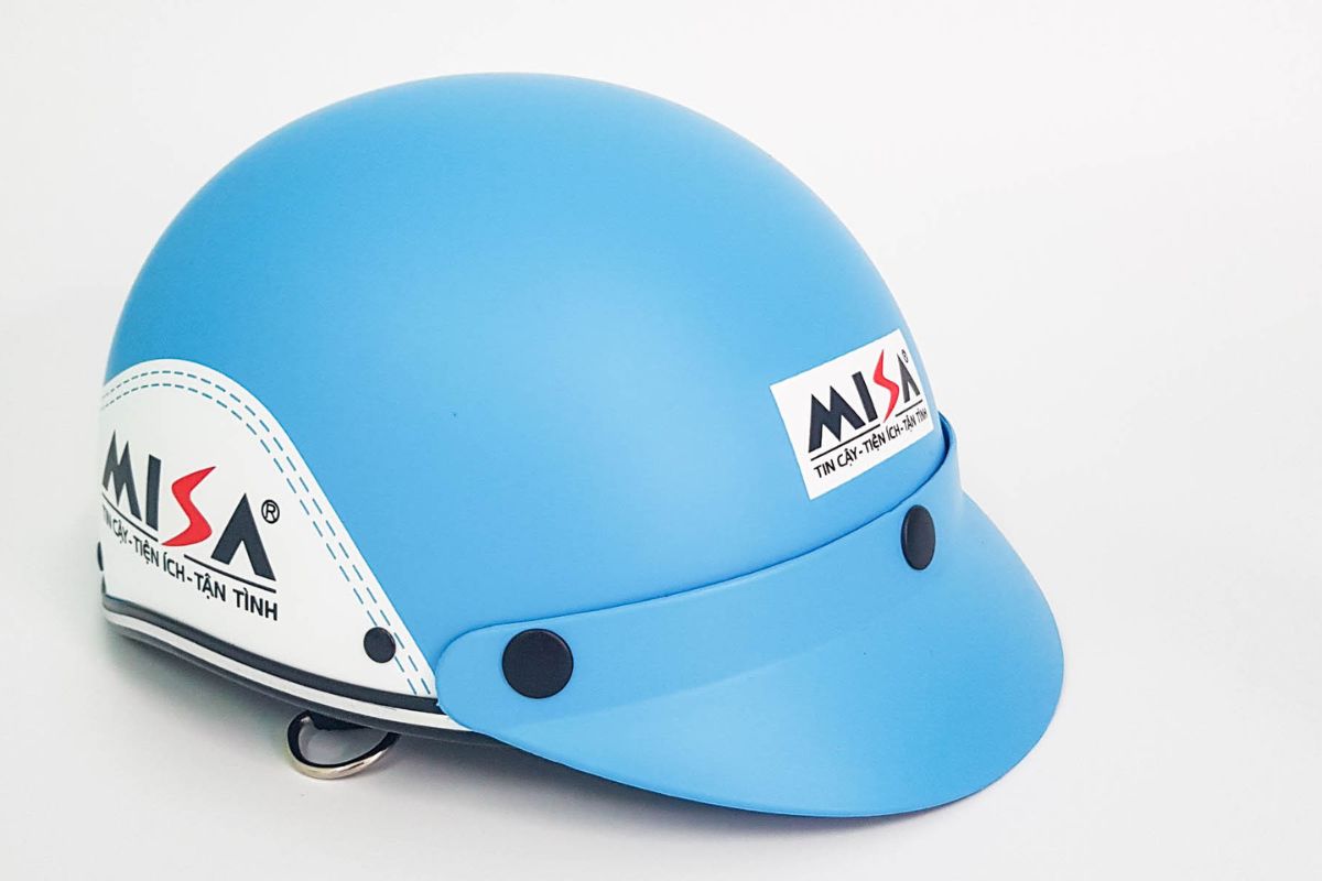 In logo lên mũ bảo hiểm rõ nét