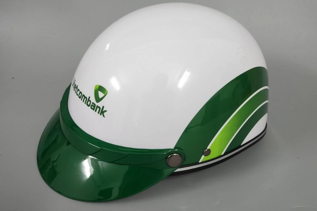 Nón bảo hiểm in logo được kiểm tra kỹ lưỡng trước khi giao