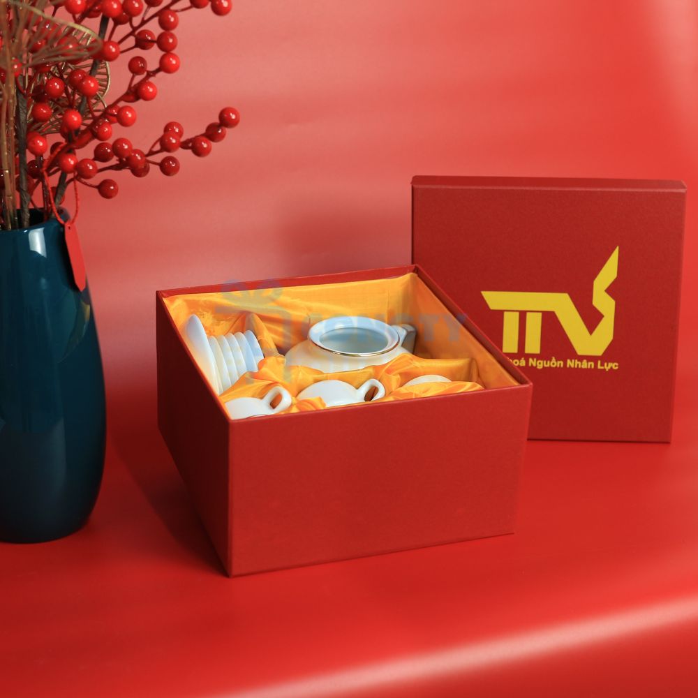 Bộ quà tặng Tết bộ ấm chén gốm sứ thể hiện sự đẳng cấp