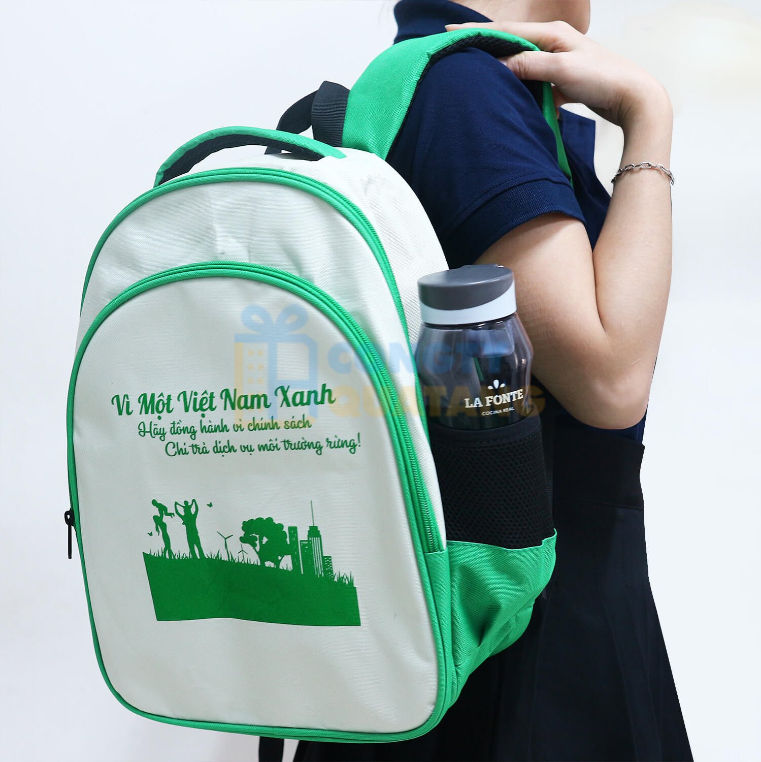 Balo dành tặng học sinh với màu sắc tươi sáng