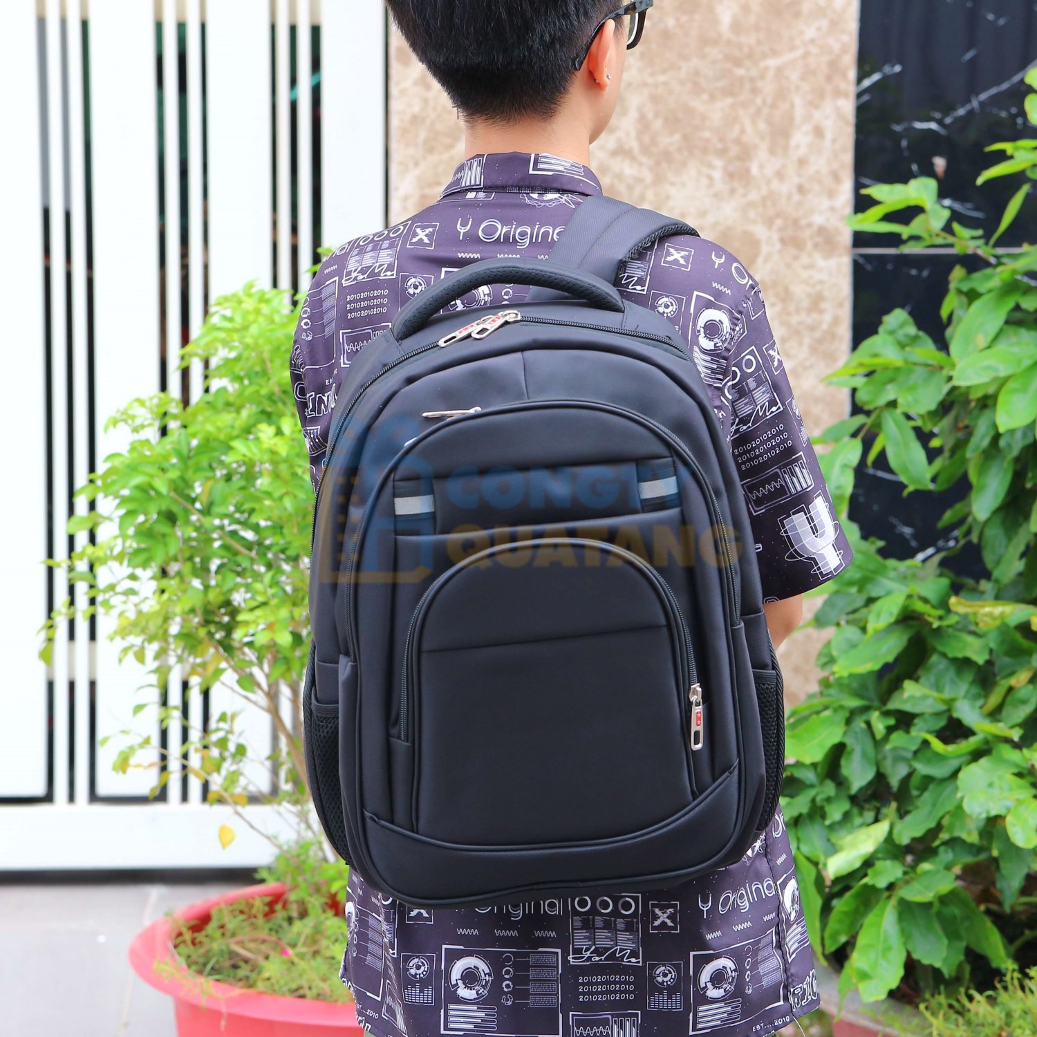 In hoặc thêu logo lên balo giúp quảng bá thương hiệu, tăng độ nhận diện