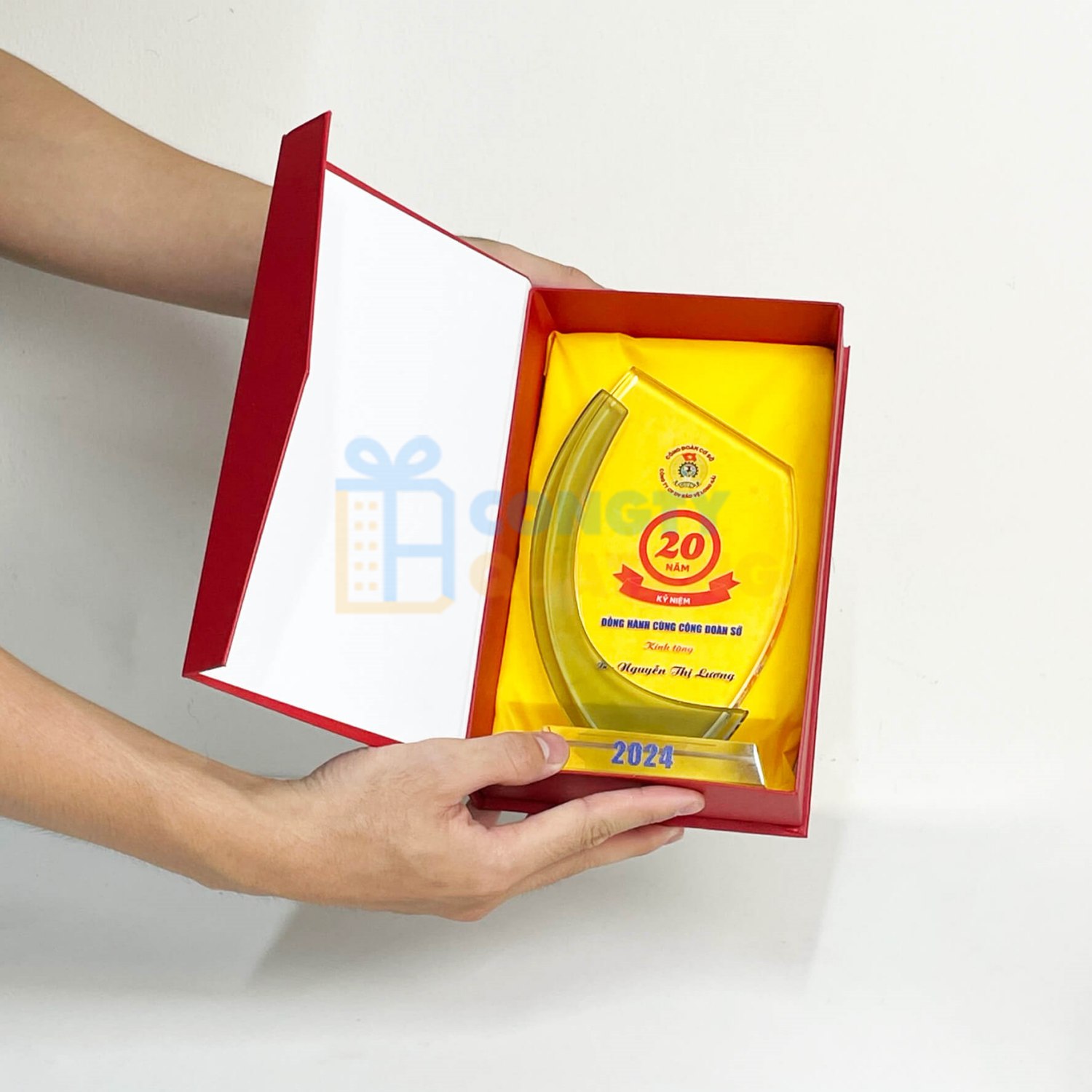 Một số kích thước phổ biến sản xuất kỷ niệm chương