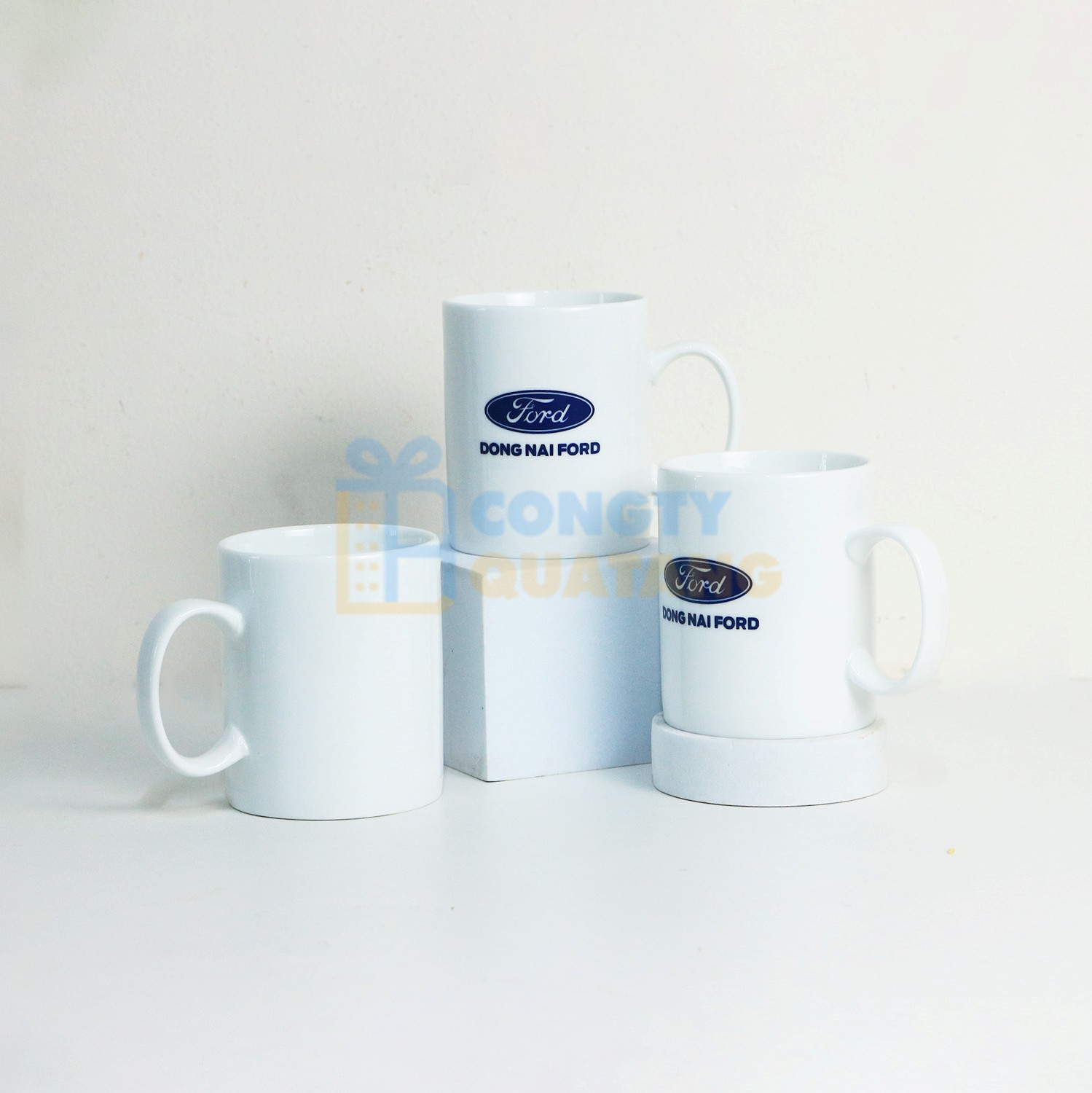 Cốc sứ Bát Tràng được làm từ chất liệu cao cấp, an toàn sức khỏe