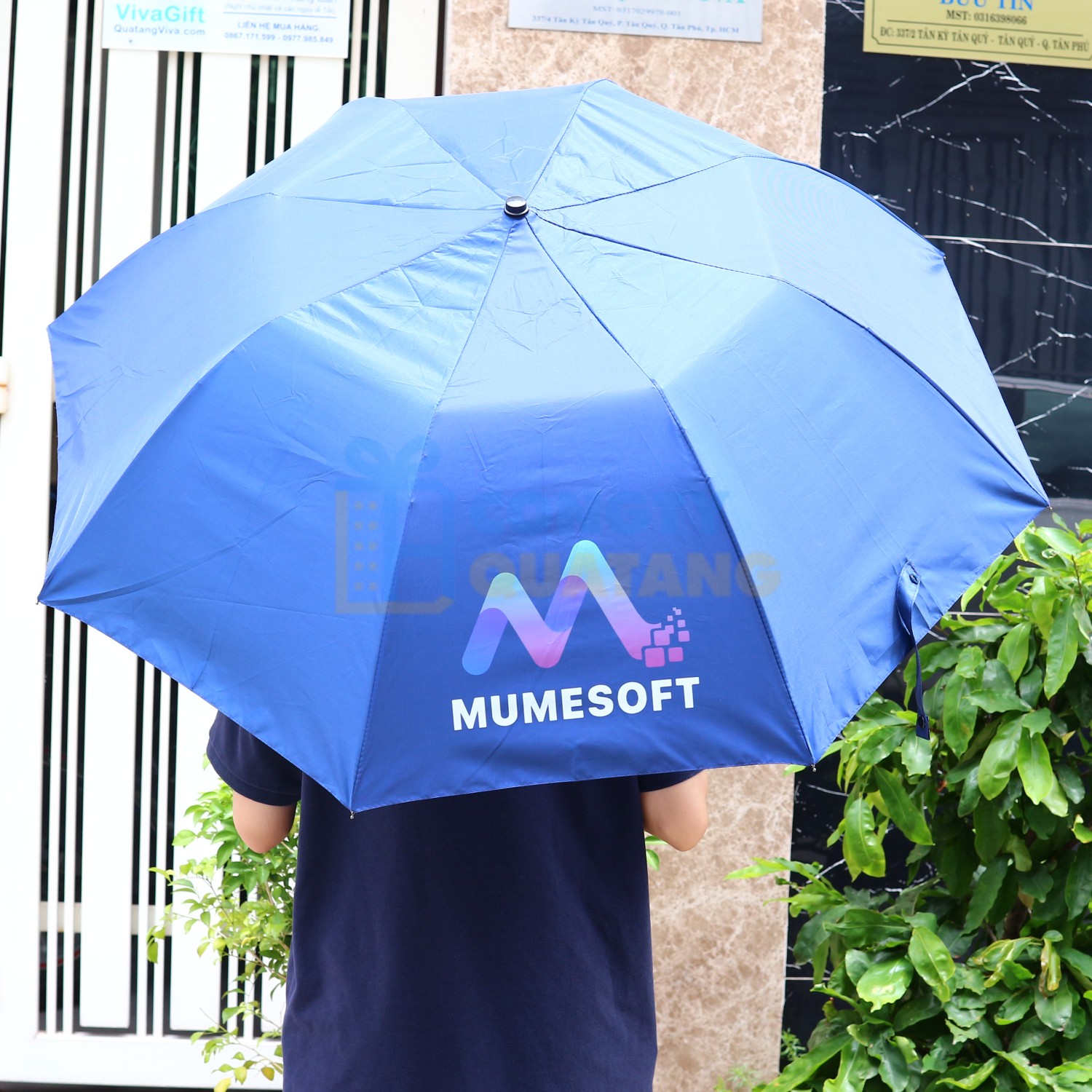 Dù cầm tay gấp 2 thiết kế nhỏ gọn, dễ dàng đóng mở tiện lợi