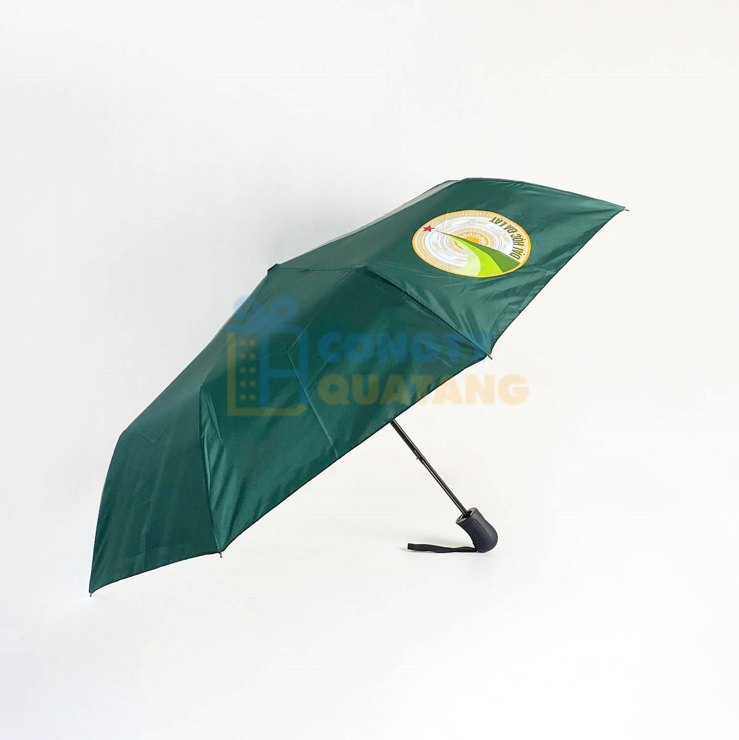 Ô dù cầm tay gấp 3 tự đẩy giúp người dùng sử dụng dễ dàng