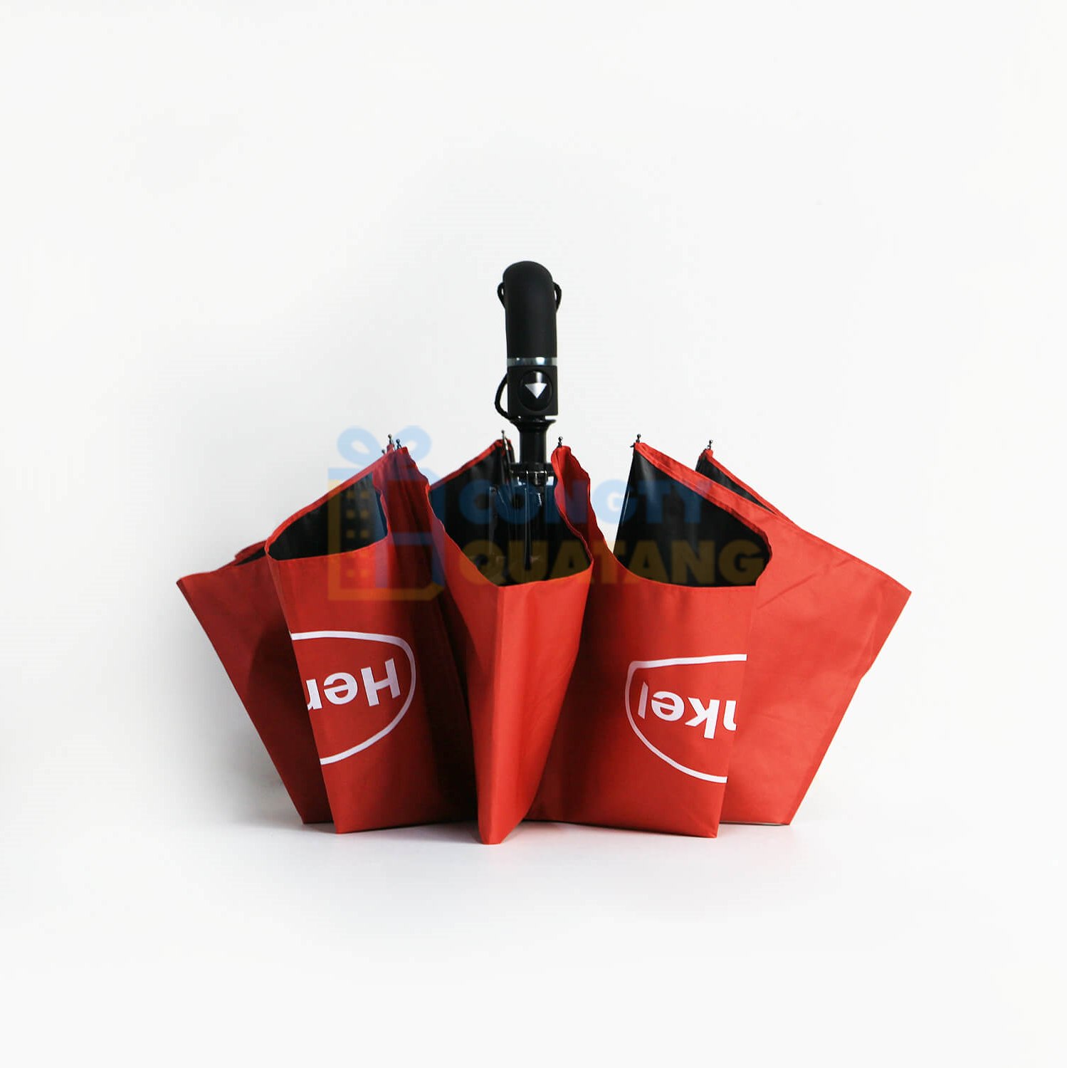 Ưu tiên chọn vải may ô dù bền chắc với màu sắc nổi bật