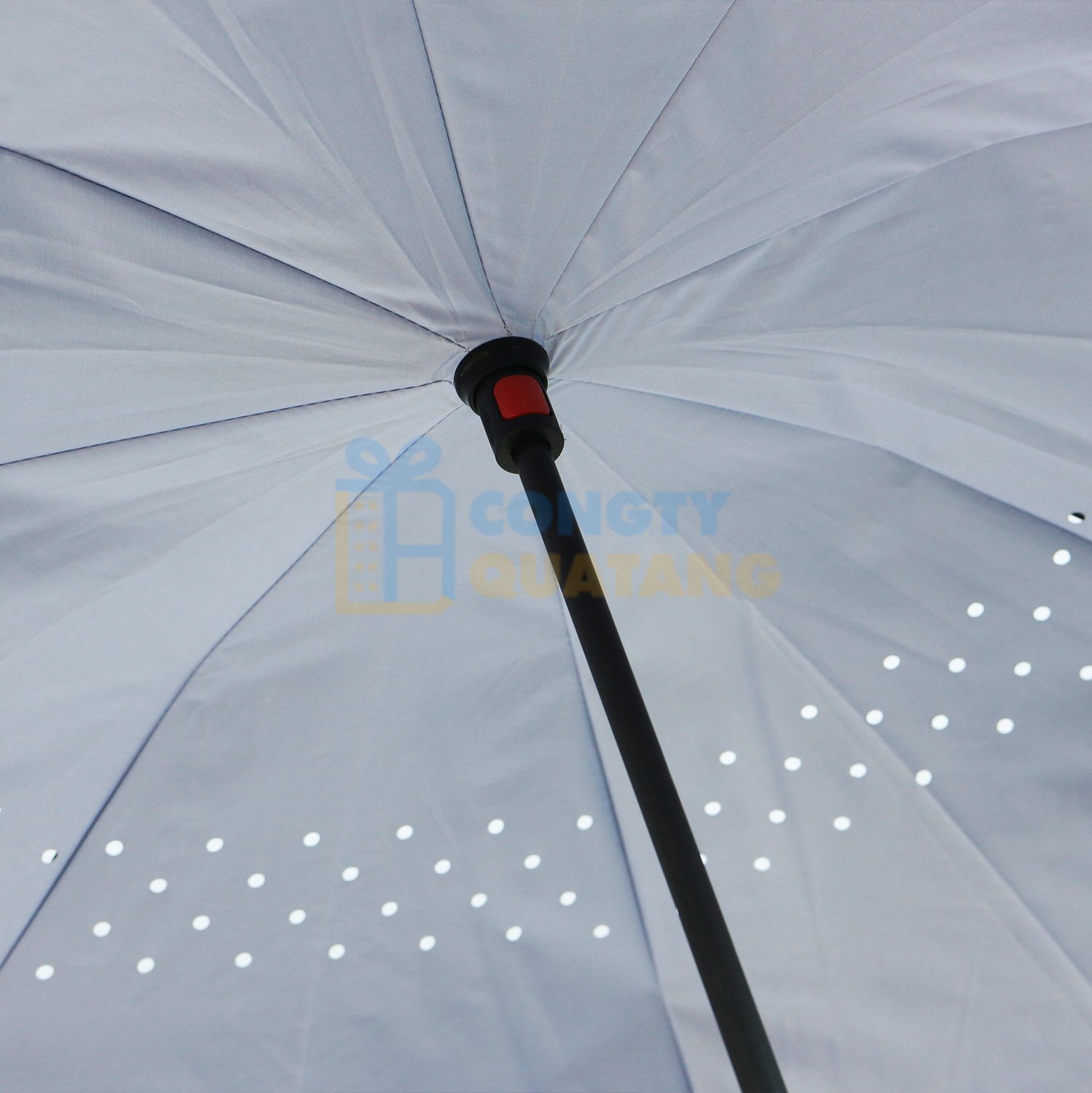 Chọn chất liệu làm khung dù chắc chắn để bảo vệ tốt