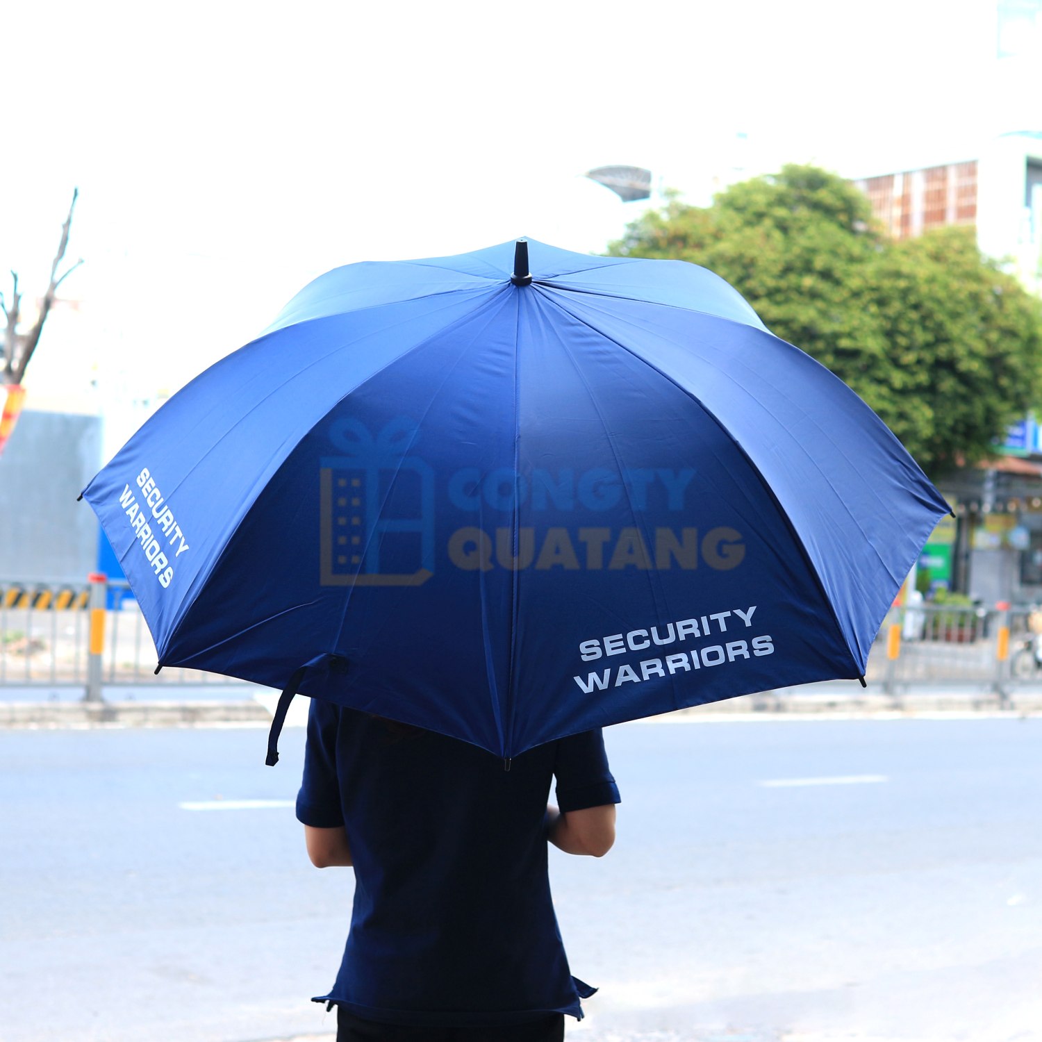 Ô dù cán cong với thiết kế cán chữ J hoặc C tiện lợi