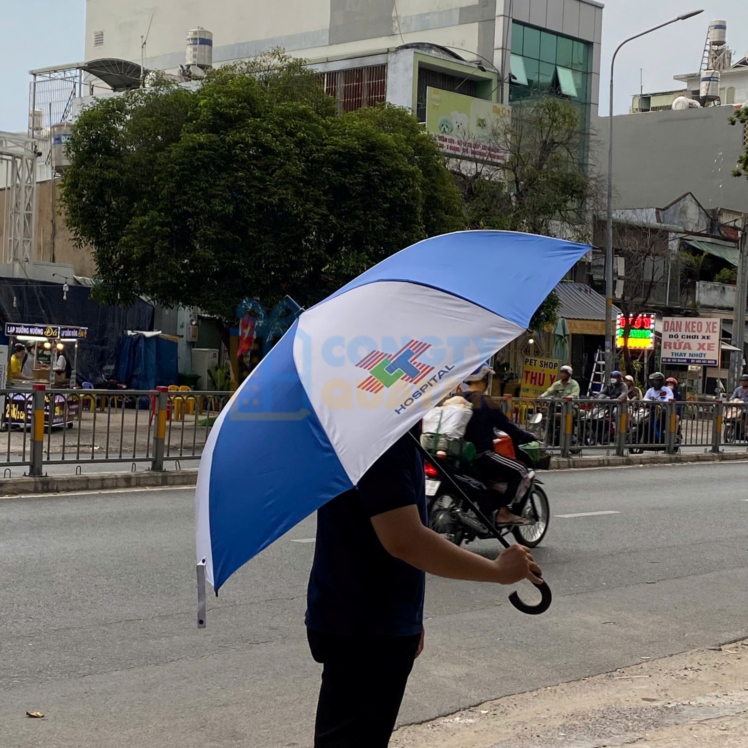 Chọn công nghệ in logo lên dù tốt, đảm bảo rõ nét